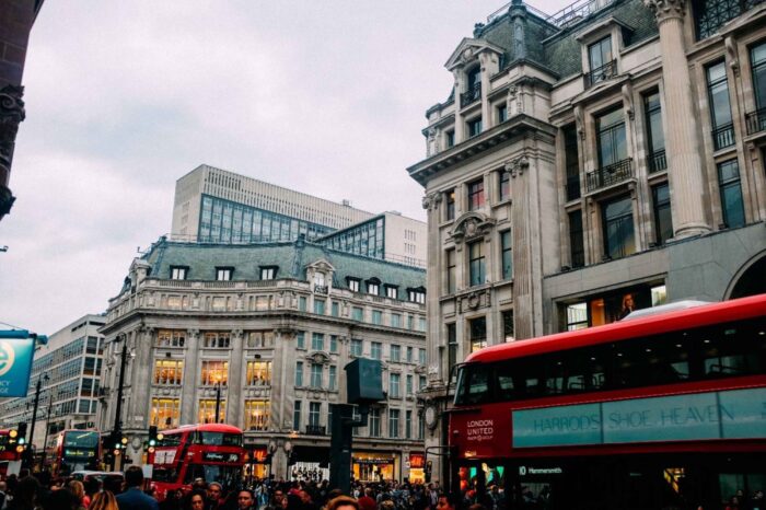 RENT-FREE OXFORD STREET SHOPS AVAILABLE FOR SMALL BUSINESSES IN NEW MULTI-MILLION POUND CAMPAIGN